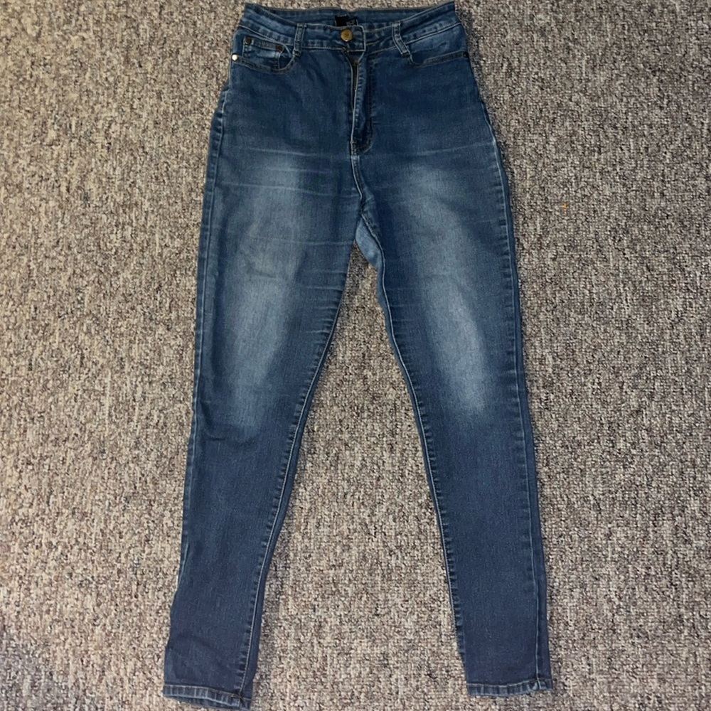 Fashion Nova skinny leg denim